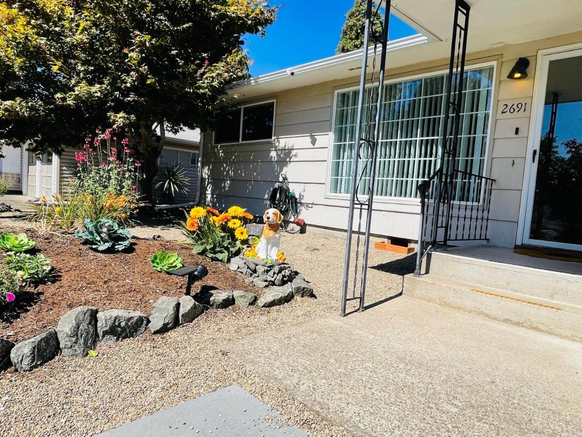 Colorful 50'S Ranch In The Heart Of Eugene 빌라 외부 사진