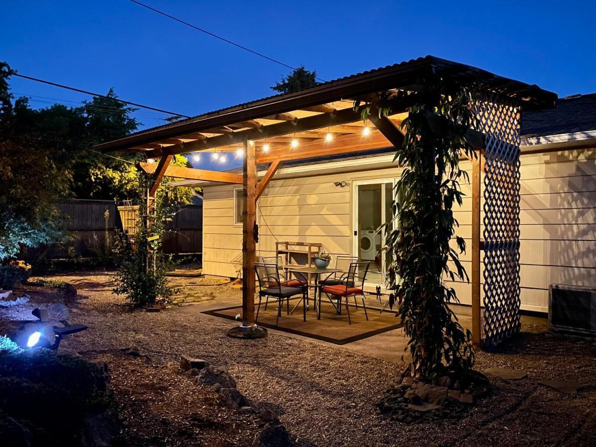 Colorful 50'S Ranch In The Heart Of Eugene 빌라 외부 사진