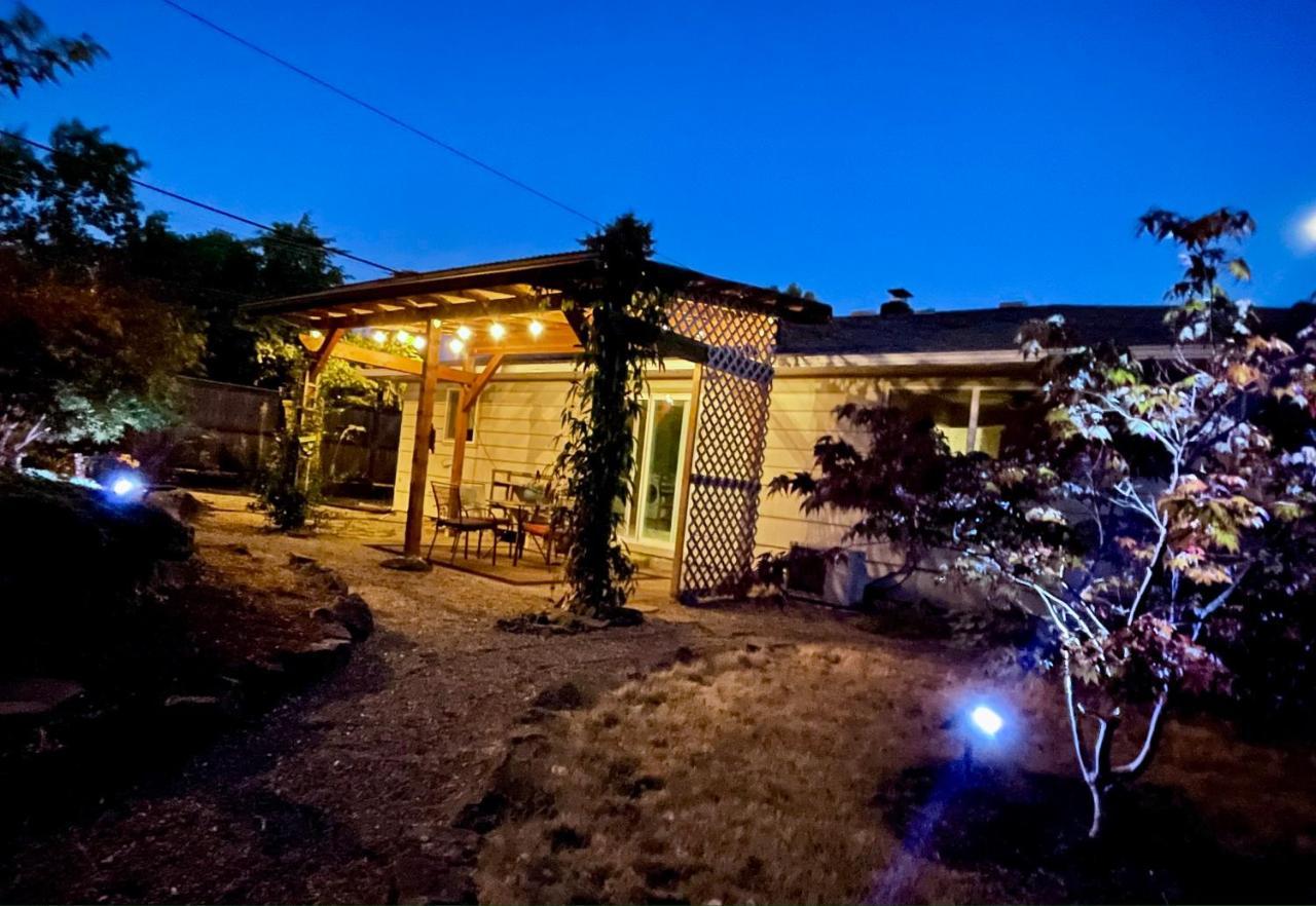 Colorful 50'S Ranch In The Heart Of Eugene 빌라 외부 사진