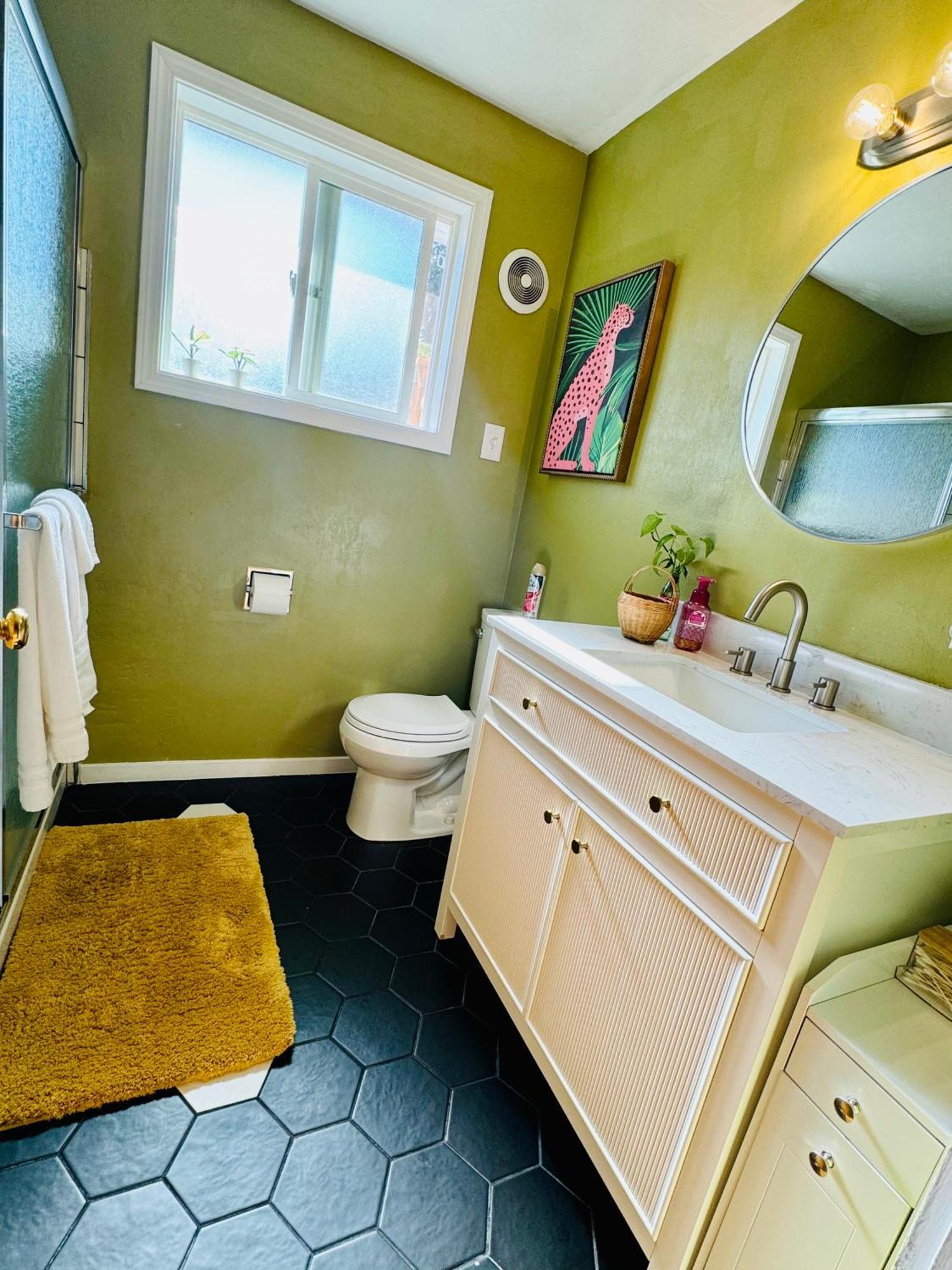 Colorful 50'S Ranch In The Heart Of Eugene 빌라 외부 사진